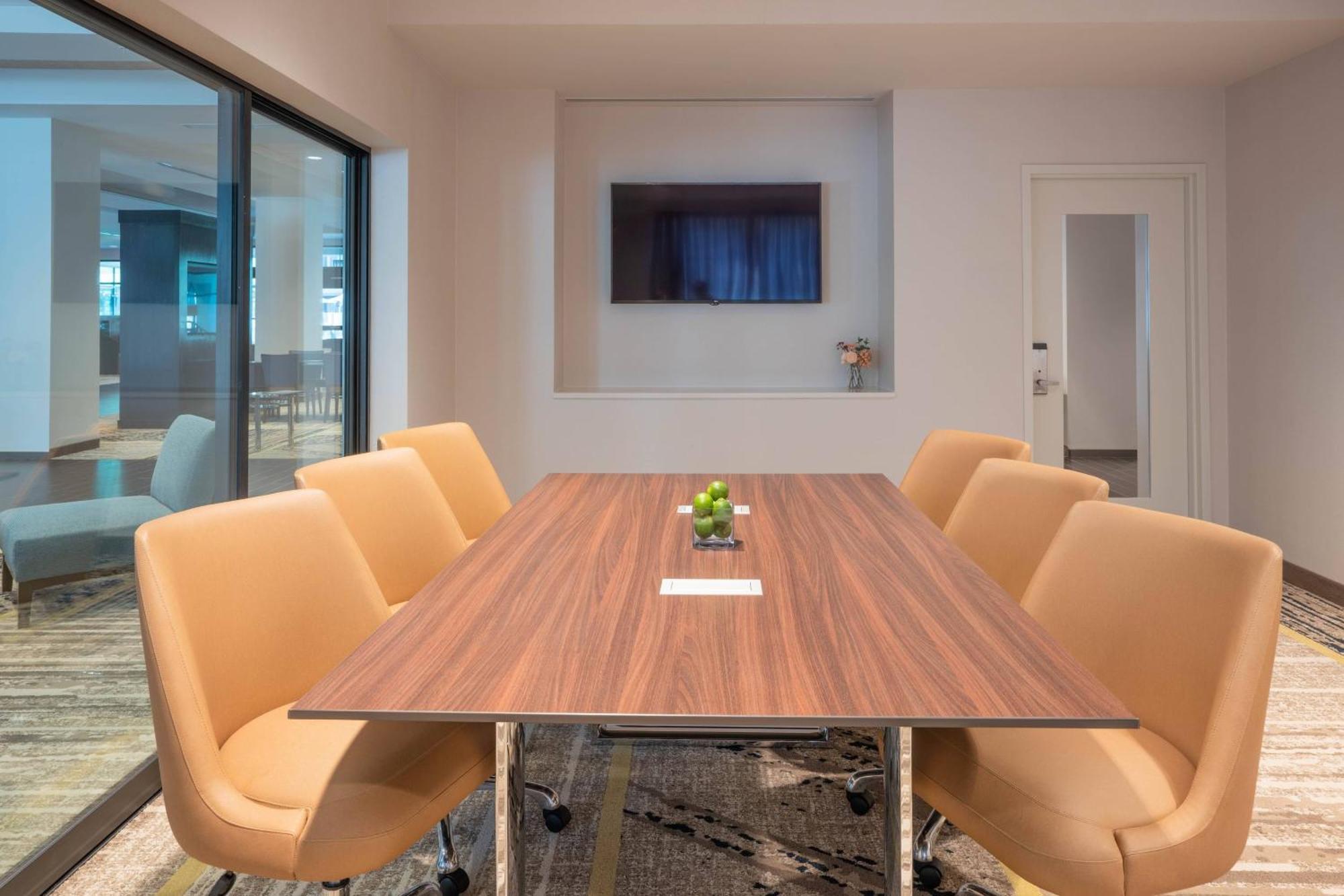 Courtyard By Marriott Thousand Oaks Agoura Hills Exterior photo