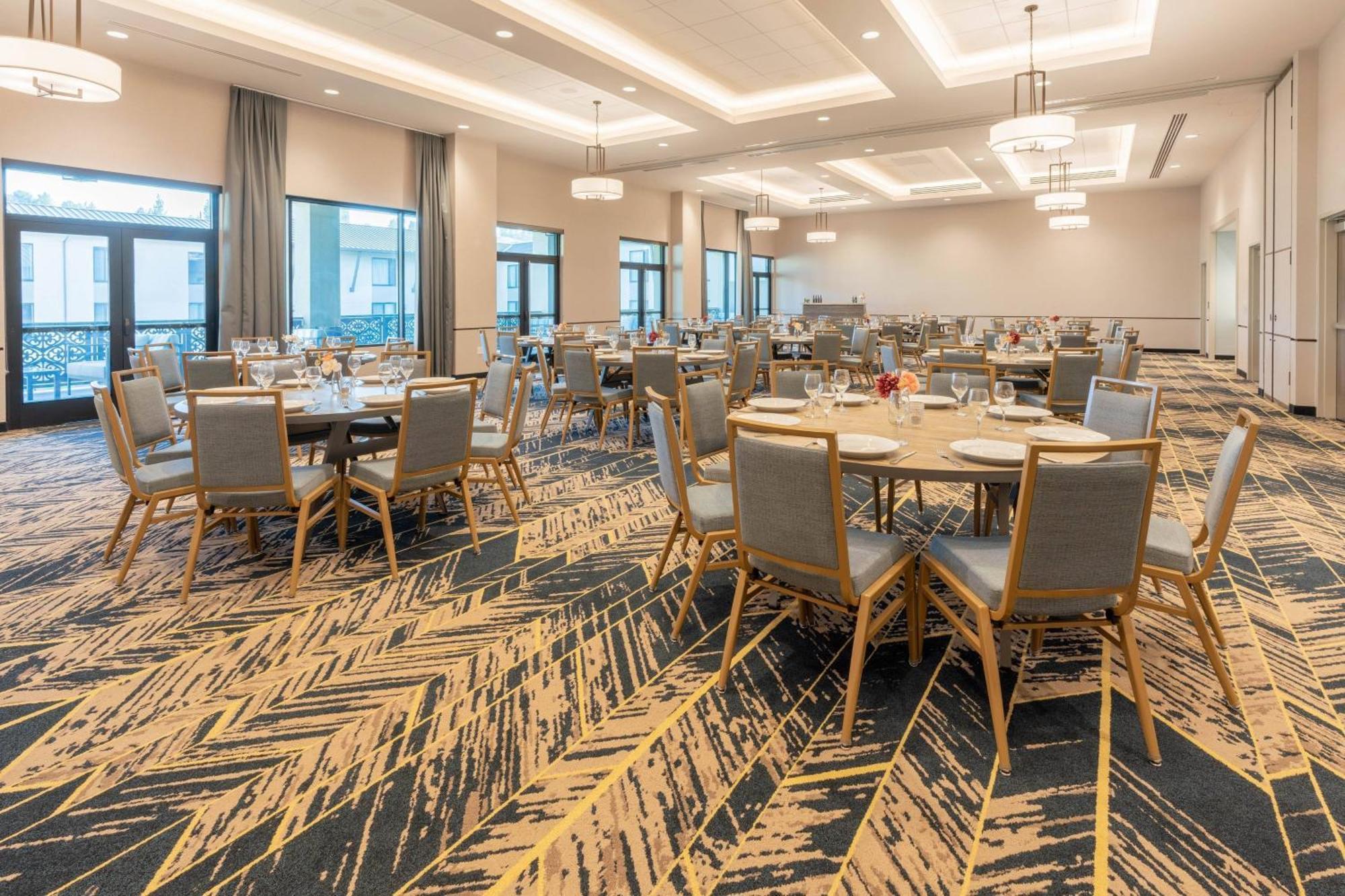 Courtyard By Marriott Thousand Oaks Agoura Hills Exterior photo
