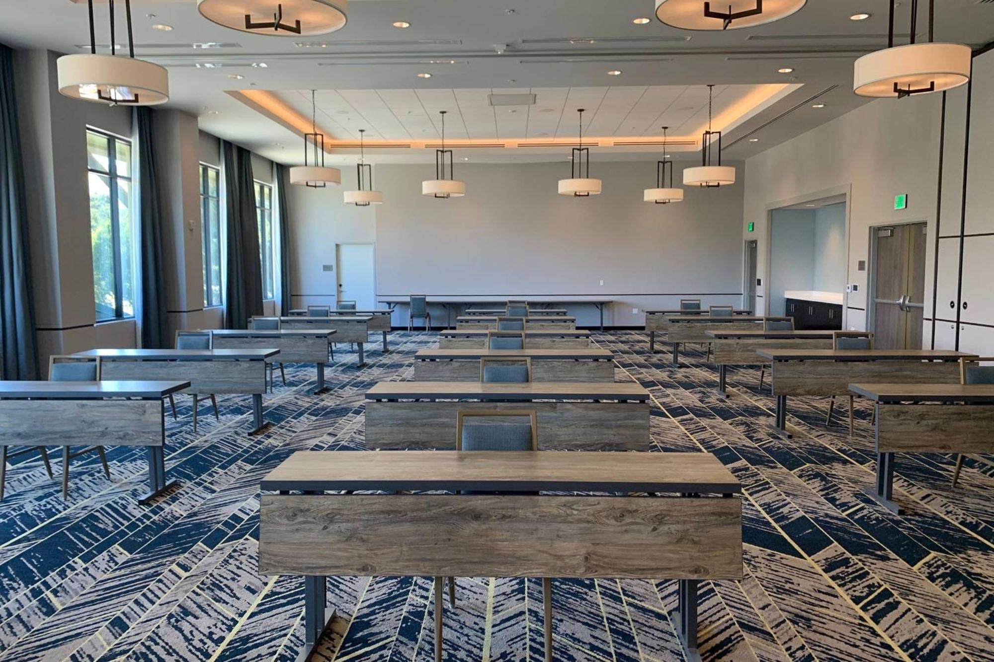 Courtyard By Marriott Thousand Oaks Agoura Hills Exterior photo